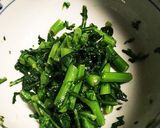 春菊の胡麻和え塩麹入り！作り方1写真