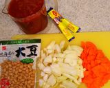 トマトジュースと水煮大豆のスープ作り方1写真
