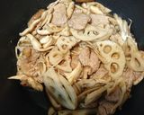 焼肉のタレで豚キノコ蓮根のスタミナ炒め作り方3写真