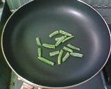 お弁当の隙間埋めに♪インゲンのマヨチ炒め作り方1写真