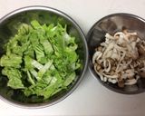 白菜としめじの味噌汁作り方2写真