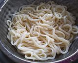 混ぜて焼くだけ簡単◎味噌バター焼きうどん作り方1写真