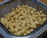 土鍋で炊く煎り大豆とキノコの炊き込みご飯作り方1写真