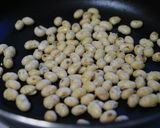 土鍋で炊く煎り大豆とキノコの炊き込みご飯作り方3写真