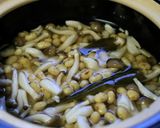 土鍋で炊く煎り大豆とキノコの炊き込みご飯作り方4写真