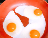 黄身がキレイな目玉焼き★お弁当にも！作り方3写真