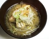 もやしと油揚げのボリューム味噌汁作り方4写真