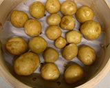 新じゃがのせいろ蒸しバターしょうゆ作り方2写真