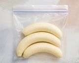 袋で揉むだけ！バナナアイス作り方1写真