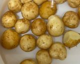 新じゃがと豚ミンチのそぼろ煮♪作り方1写真