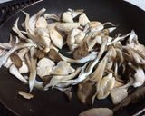 舞茸と鶏肉のマヨ味噌炒め作り方2写真