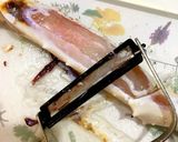 ピーラーで蟹の脚を簡単に食べ易くする方法作り方1写真