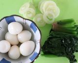 酒粕クリームでほうれん草とウズラの味噌汁作り方1写真