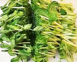 ボールだけで簡単！豆苗とかにかまのサラダ作り方1写真