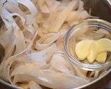 豚バラごぼうと豆腐のスープ鍋作り方1写真