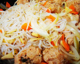 大豆ミートと人参・玉葱・しらたきの炒め物作り方3写真