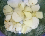 新じゃがと挽き肉の煮っころがし♥簡単☆作り方1写真