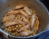 コラーゲンタップリ♪手羽中と大豆の煮物♪作り方3写真
