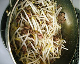 挽肉ともやしのピリ辛炒め作り方5写真