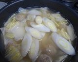 鶏団子と手羽元の白菜スープ作り方5写真