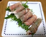 レンジだけ♪ピリ辛ダレで豚肉の水菜巻き作り方3写真