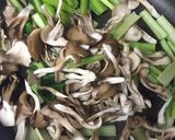 舞茸と小松菜のにんにくしょうゆバター炒め作り方2写真
