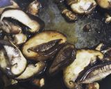旬の原木しいたけで♪バルサミコ醤油炒め作り方3写真