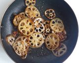 れんこんのオイスターガーリック炒め作り方3写真