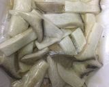 エリンギとワカメの梅肉ぽん酢和え作り方2写真