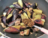 生七味とうがらしで、長茄子のごま油炒め作り方4写真