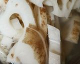 皮付きレンコンと鶏皮の塩炒め作り方1写真