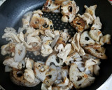 皮付きレンコンと鶏皮の塩炒め作り方4写真