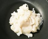 イカとキャベツ&葉玉ねぎの炒め物作り方3写真