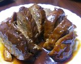 豚肩ロースブロックを茹でて焼いて煮て。作り方10写真