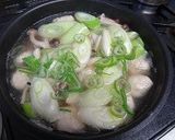 鶏団子とネギとほうれん草スープ作り方3写真