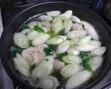 鶏団子とネギとほうれん草春雨スープ作り方2写真