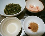 犬ご飯　鶏×鶏+エゴマ作り方1写真