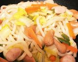 簡単ランチ☆すき焼き風焼うどん作り方4写真