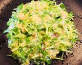 ヘルシー！小麦粉なし簡単豆苗お好み焼作り方3写真