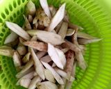 豚肉入りでメインにもなるきんぴら作り方1写真
