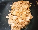 卵と鶏のエノキ和え作り方2写真