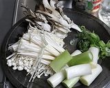さば水煮缶と焼きねぎのさっと煮作り方1写真