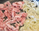 豚こま切れ肉と玉ねぎのケチャップ炒め作り方2写真
