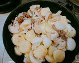 ☆簡単！ひき肉と鶏むねの肉じゃが☆作り方6写真