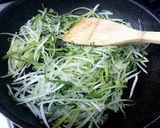 細切り☆ねぎま焼き鳥とトロリ温玉の親子丼作り方2写真