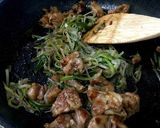 細切り☆ねぎま焼き鳥とトロリ温玉の親子丼作り方5写真