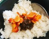ご飯にみそかつおにんにくと唐辛子の佃煮♬作り方2写真
