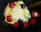 卵とトマトの白ゴマ中華炒め＊‥°作り方4写真