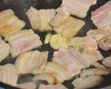 豚バラきのことすいとんの旨辛スープ鍋作り方4写真