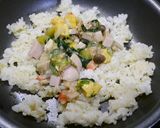 簡単！野菜炒めリメイク☆カレーピラフ作り方1写真